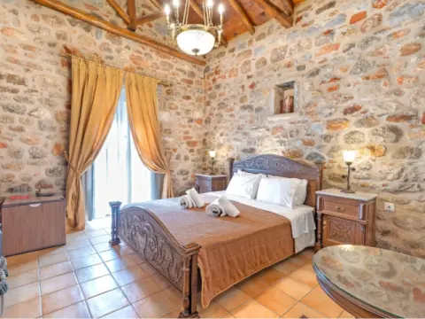 Castello di Haria, Διρός