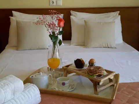 Cityzen Hotel, Λουτράκι